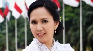 ARYANTHI BARAMULI PUTRI: Nama Baik Keluarga Lebih Berharga Dari Identitas Pribadi