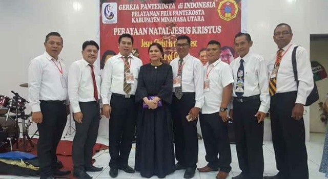 Pengurus Pelprip Rayon Minut bersama Bupati Vonnie Panambunan.