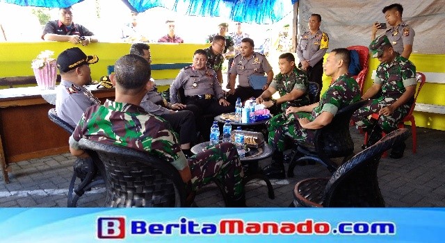 Dalam rangkaian kunjungannya di Tomohon, Brigjen TNI Robert sekaligus bersilaturahmi dengan Ketua Tim Asistensi Mabes Polri dalam rangka pengamanan natal dan tahun baru, Brigjen Pol S Budi Nugraha beserta rombongan, yang pada saat yang sama juga melakukan pengecekan langsung di pos Tomohon. 