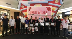 STIEPAR Manado Sukses Gelar Fruit and Cake Festival