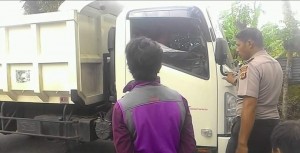 Bocah Penjual Pisang Goreng Diduga Tewas Diserempet Truck Pasir