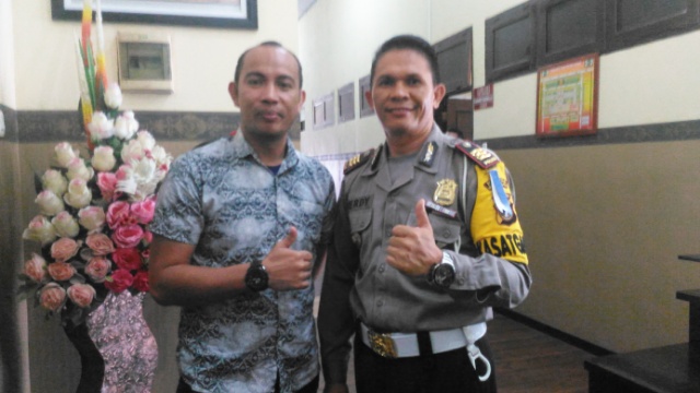 Herry Alfons Bersama Kasat Lantas Polres Minsel, AKP. Ferdinand Runtu 