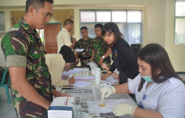 Disambangi BNNP Sulut, 125 Prajurit Korem 131/Santiago Lakukan Tes Urine
