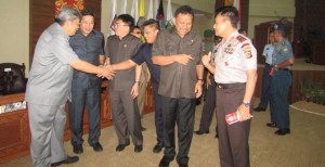 Dipimpin ANDREI ANGOUW, OLLY DONDOKAMBEY Sampaikan LKPJ Gubernur 2017 di Rapat Paripurna DPRD Sulut