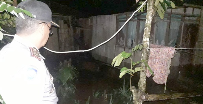 Satu Rumah di Sawangan Terendam Air, Sejumlah Titik Jalan Longsor