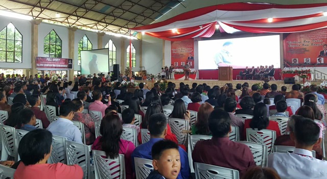 OLLY DONDOKAMBEY Hadiri Ibadah Sabat di SLA Tompaso