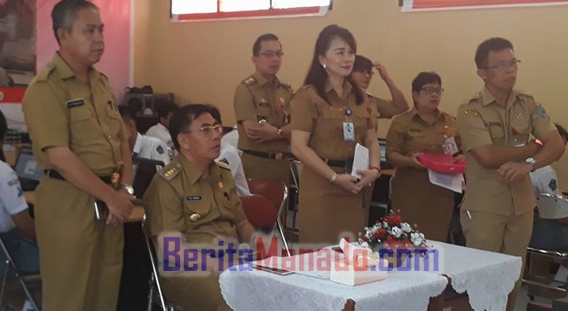 ROYKE MEWOH Buka UNBK di SMK N 1 Tondano
