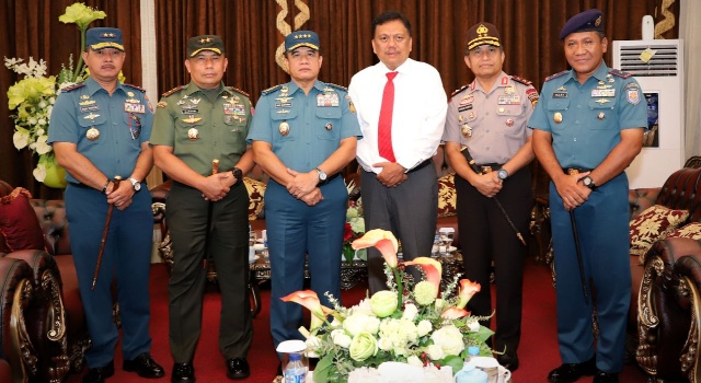 Sambut Kedatangan KASAL bersama para Jenderal, OLLY DONDOKAMBEY Sampaikan Terima Kasih