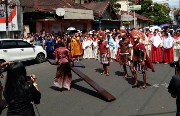 Selbrasi paskah di Kota Manado.