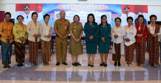 Bupati VONNIE PANAMBUNAN Buka HKG ke-46 PKK