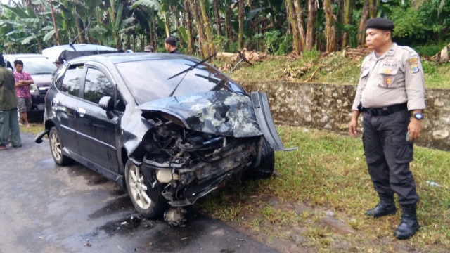 Astaga !! Tabrakan di Desa Sapa Barat, 2 Korban Luka Parah