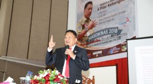 Pecahkan Rekor, OLLY DONDOKAMBEY Mengajar 10.000 Siswa dengan Gaya Zaman Now