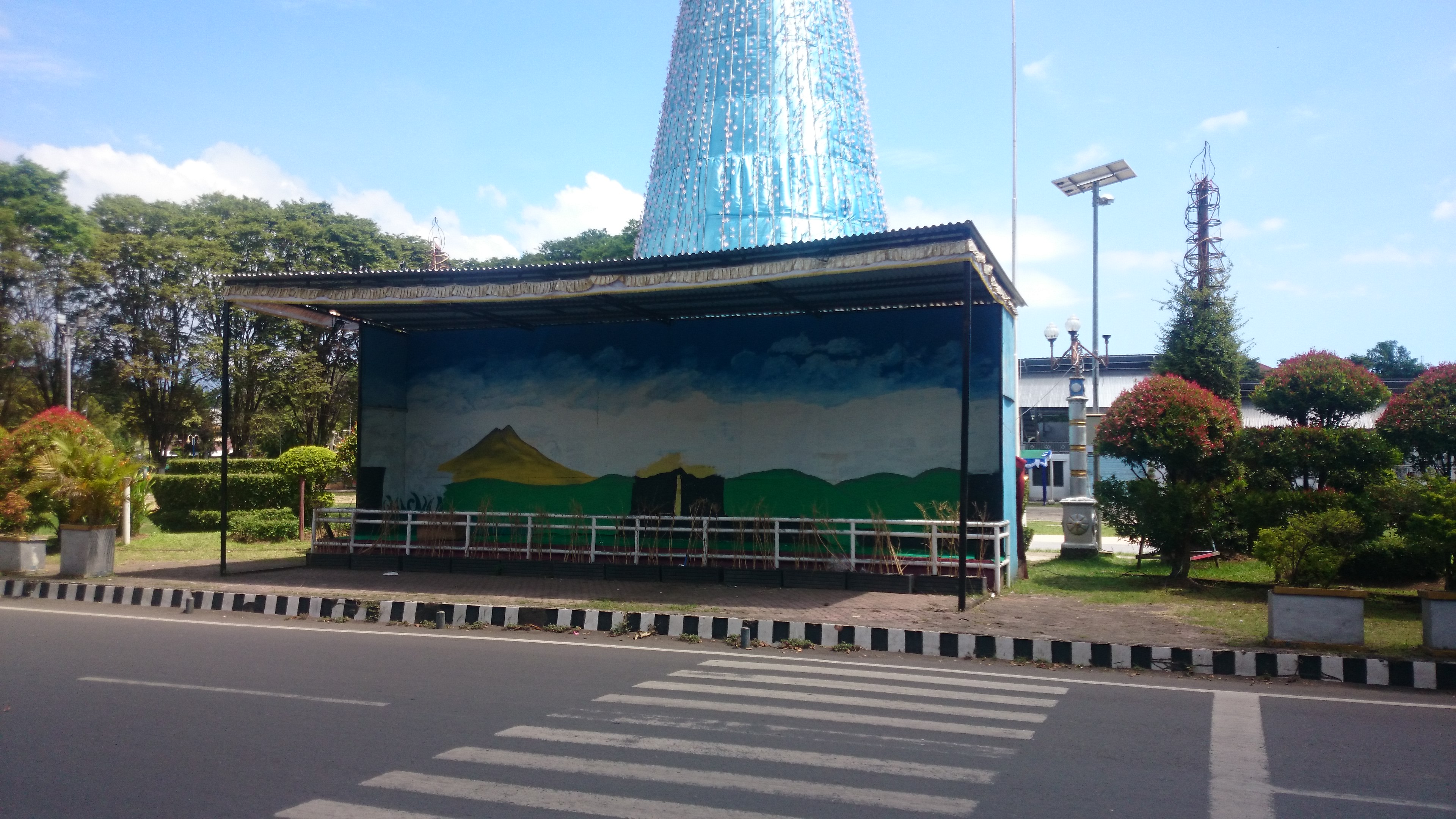 ARTHUR PAATH Sebut Pemkot Manado Lambat Pasang Ornamen Ramadhan 