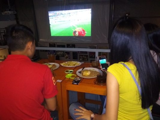 Cafe Legato Gelar Nobar Sampai Pagi