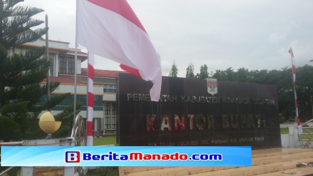 Astaga !! Bendera di Kantor Bupati Minsel Dicuri