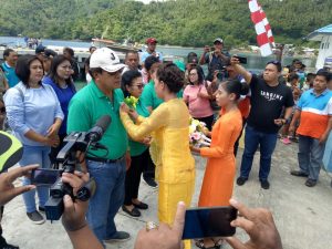 Bupati JABES GAGHANA dan Wabup HELMUD HONTONG Me'Daseng di Tatoareng 