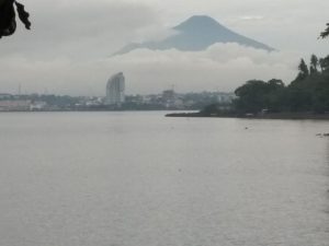 Keindahan Gunung Klabat dari Pinggir Kota