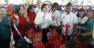 Perayaan Hari Anak Nasional, Bupati VONNIE PANAMBUNAN Ikut Menari Kabasaran