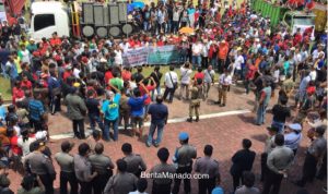 Tuntut SIPI Diperpanjang, 1.500 Demonstran Datangi Kantor Gubernur Sulut