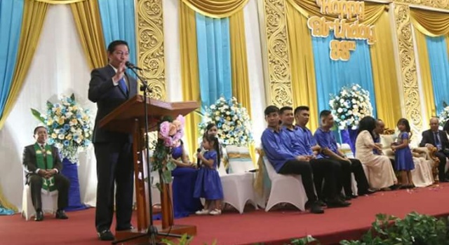 Alice Betsy Runtuwene, Sumber Inspirasi dan Teladan VICKY LUMENTUT