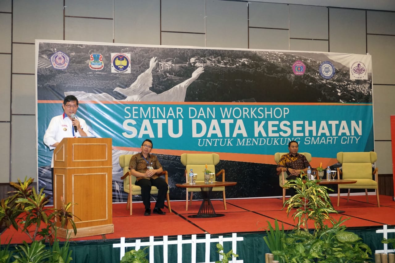 Workshop dan Seminar Dibuka Walikota VICKY LUMENTUT