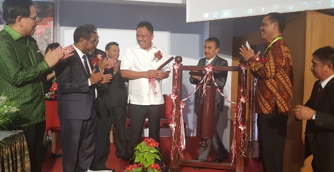 Gubernur OLLY DONDOKAMBEY Buka Konferensi Nasional V GMAHK