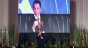 VIDEO: Dubes Sarundajang Bawakan Lagu “Green, Green Grass of Home”