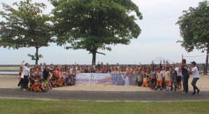 Tak Sekedar Bersihkan Pantai, Mercure Juga Edukasi Para Siswa Untuk Cinta Lingkungan