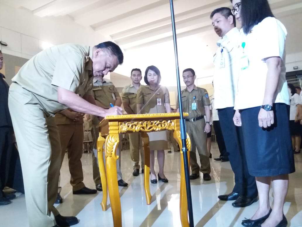 Penyegaran Birokrat, OLLY DONDOKAMBEY Lantik Pejabat Eselon 3 dan 4