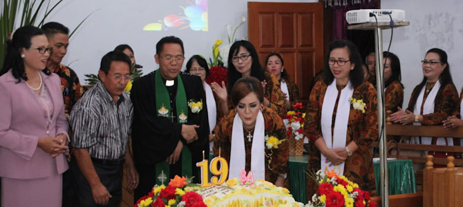 Ibadah Syukur HUT, Syerly Ajak Jemaat Bukit Zaitun Walian II Merenung dan Menghayati 9 Ibadah Syukur HUT, Syerly Ajak Jemaat Bukit Zaitun Walian II Merenung dan Menghayati