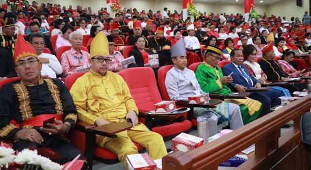 Gubernur Olly Dondokambey Paparkan Keberhasilan Pembangunan di Rapat Paripurna HUT Provinsi