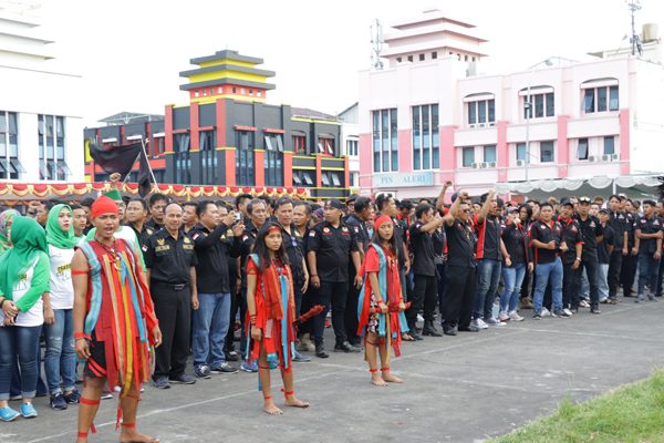 Ribuan Massa Serbu Kawasan Megamas Ikuti Deklarasi Damai Pemilu 2019