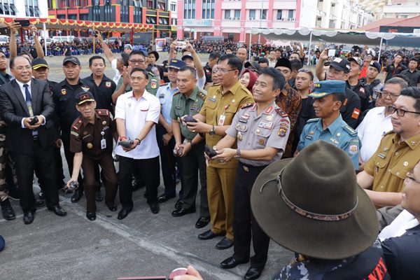 Ribuan Massa Serbu Kawasan Megamas Ikuti Deklarasi Damai Pemilu 2019