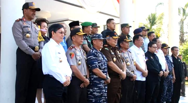 Hadiri Gelar Pasukan di Polda Sulut, Vicky Lumentut Minta Warga Manado Ikut Jaga Keamanan