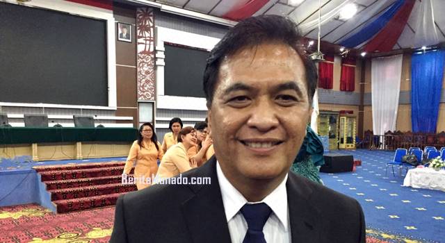 Vicky Lumentut Lantik Bart Assa Penjabat Sekkot Manado