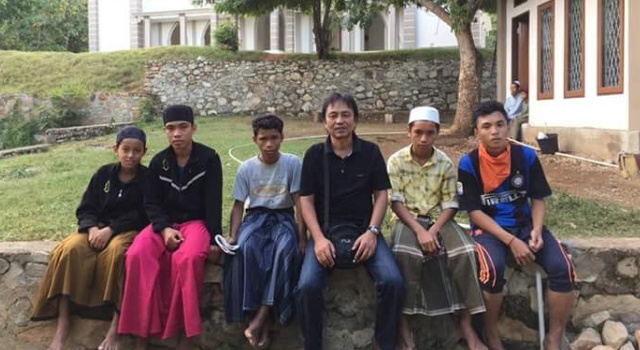 Anggota DPRD Bitung Ini Nekat ke Palu untuk Evakuasi Puluhan Santri