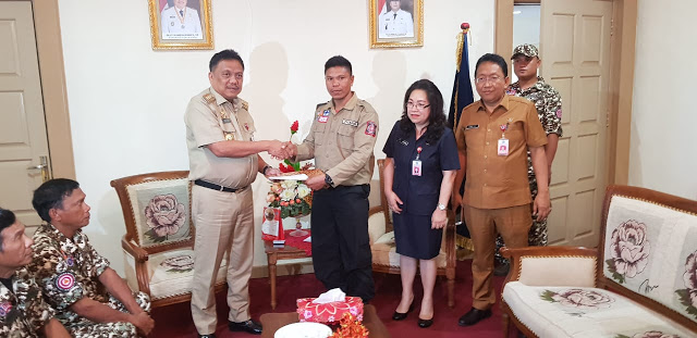 Usai Bertugas di Sulteng, Olly Dondokambey Berikan Piagam Penghargaan pada Tim Tagana