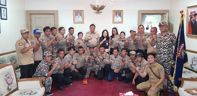 Usai Bertugas di Sulteng, Olly Dondokambey Berikan Piagam Penghargaan pada Tim Tagana