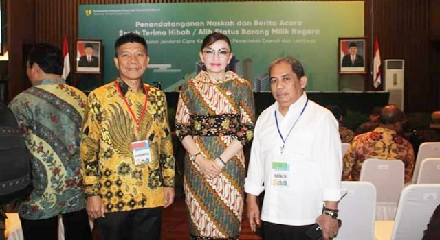 Upaya Tak Kenal Henti, Bupati Tetty Paruntu Terima Hibah Kementerian PUPR