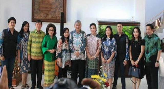 Vicky Lumentut dan Mor Bastiaan Safari Idul Fitri 1 Syawal 1439 Hijriyah