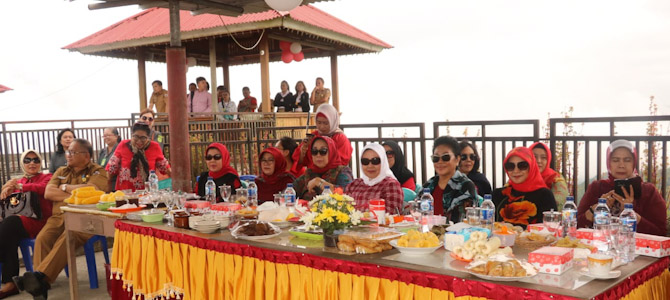 Apang dan Cucur Sambut Kunker Darmayukti Karini Mahkamah Agung RI di Tomohon 9 Apang dan Cucur Sambut Kunker Darmayukti Karini Mahkamah Agung RI di Tomohon