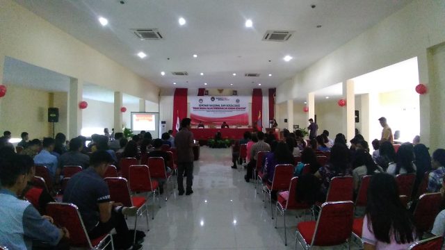 Kerjasama dengan Kemenko Pembangunan Manusia dan Kebudayaan, FH Unsrat Hadirkan Ketua LPSK