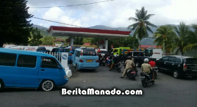 Warga Keluhkan Antrian Panjang di SPBU Tahuna, Johanis Pilat: Ini Masih Angka Wajar