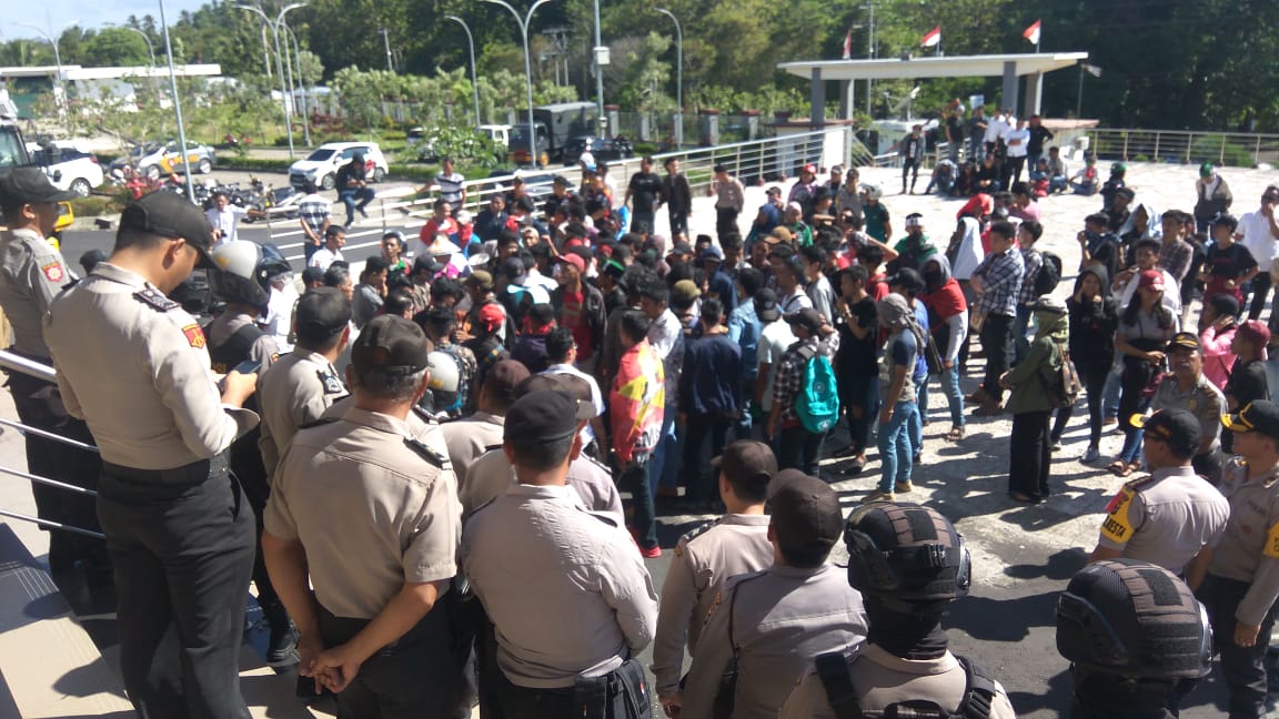 Pendemo: Harga Kopra Anjlok Penghinaan bagi Nyiur Melambai