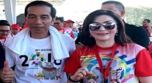 Bupati TETTY PARUNTU Ikut Jalan Santai Bersama Presiden JOKOWI, di Makassar