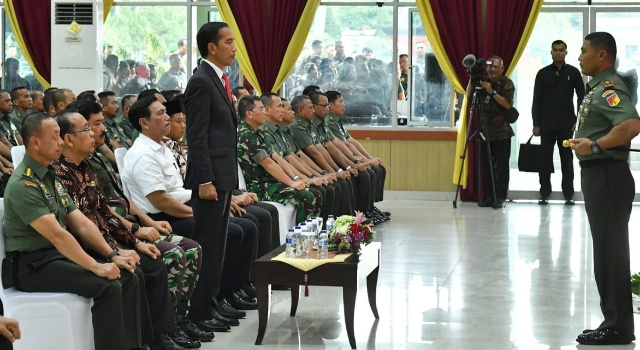 Joko Widodo Hadiri Apel Danrem-Dandim, Brigjen TNI Robert Giri Pimpin Laporan