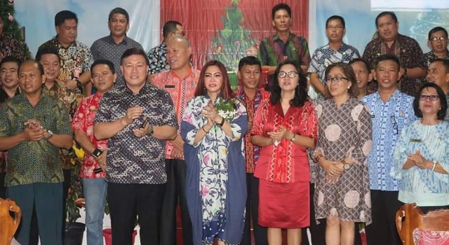 Pemkab Minut Awali Safari Natal di Desa Lilang