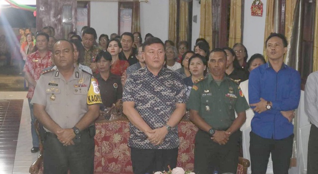 Pemkab Minut Awali Safari Natal di Desa Lilang