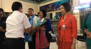 Penumpang Dan Kru Pesawat Yang Terbang Terakhir di 2018 Dapat Kesan Istimewa