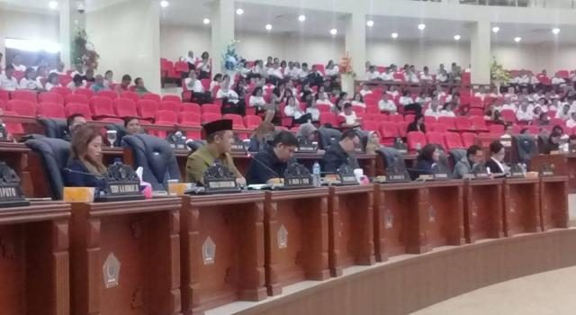 Rapat Paripurna DPRD Sulut: Andrei Angouw Apresiasi Pemprov Tindaklanjuti Aspirasi Masyarakat